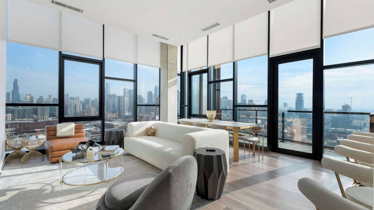 River West Apartment | Scenic 3BR PH for Tourism + Prime Location