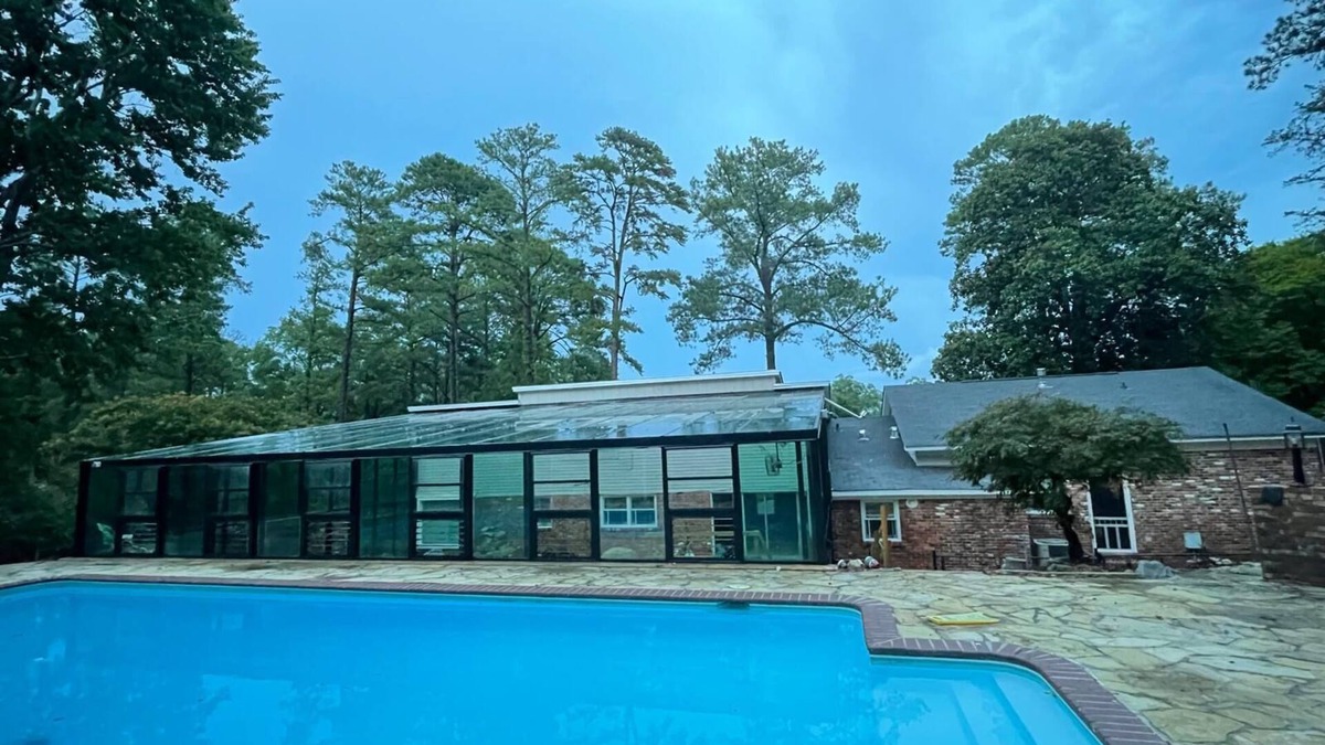 Columbus House | Scenic 7-bedroom Expansive Pool Home: Outdoor Sunroom near Ft.Moore, CopperCreek