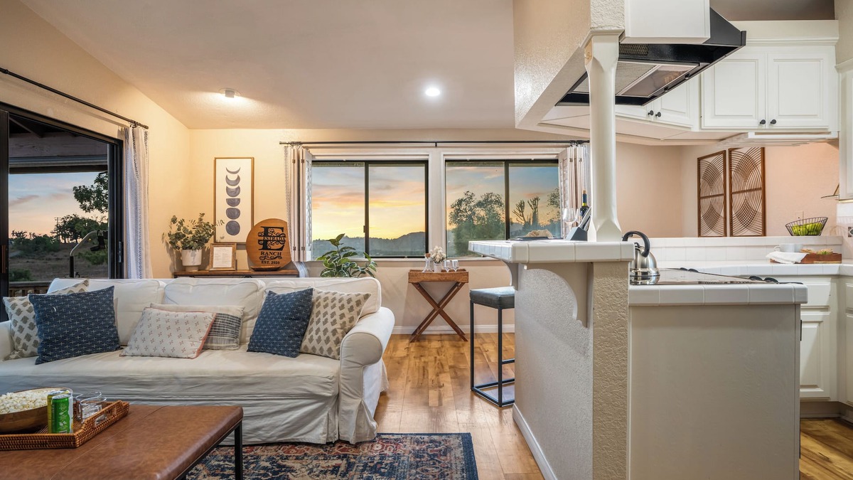 Rainbow CDP House | Scenic Deck w/Sunset Views & Dining Near Temecula Wineries | Estrada Ranch