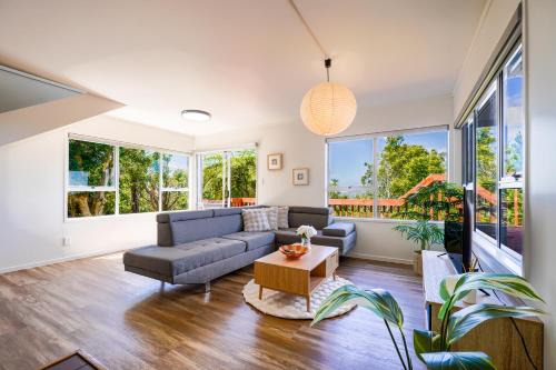 Whangarei House | Scenic Escape with Stunning Sea Views in Raumanga