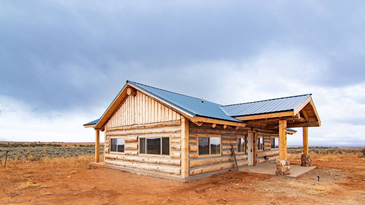 Blanding Cabin | Scenic Mustang Cabin