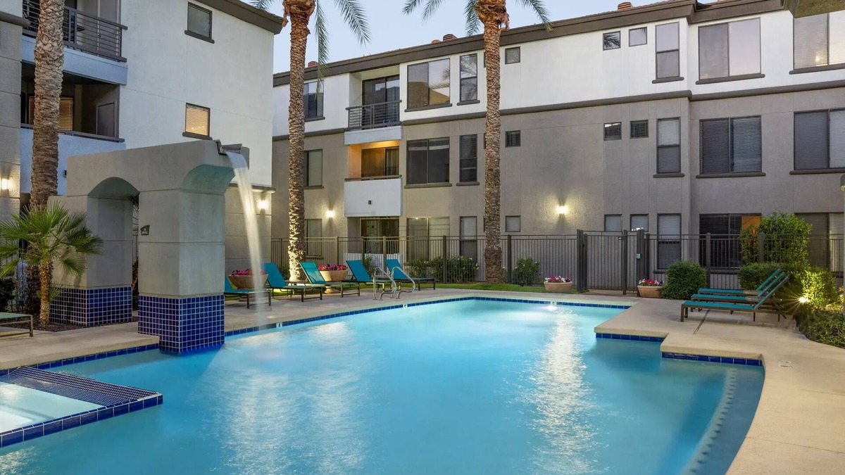 Paradise Valley Village Apartment | Scenic North Phoenix Getaway – Cozy Apartment with Resort-Style Amenities!