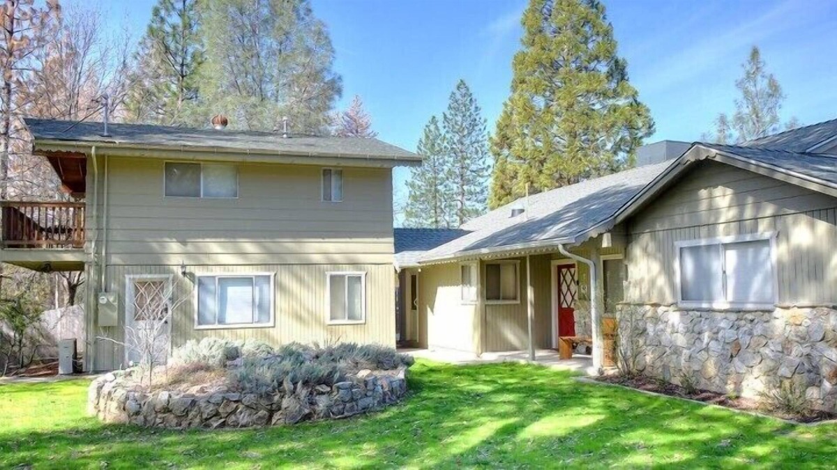 Oakhurst Cabin | Scenic Wonders Lazy Bear Lodge 4 Bedroom