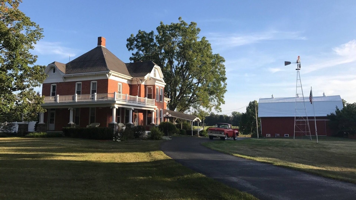 Howe House | Schönbrook Farm & Inn