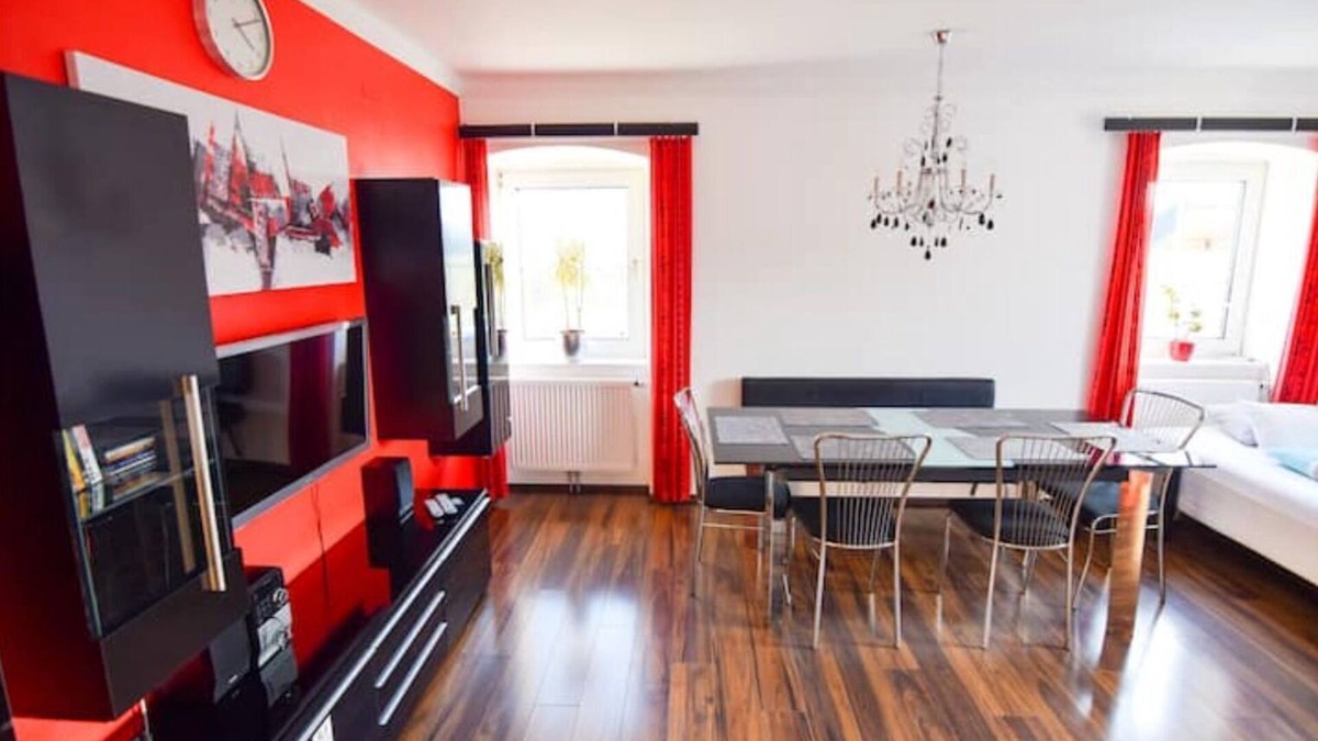 Sankt Martin-Karlsbach Apartment | Schöne 90m² Wohnung mit Drei Zimmern am Land