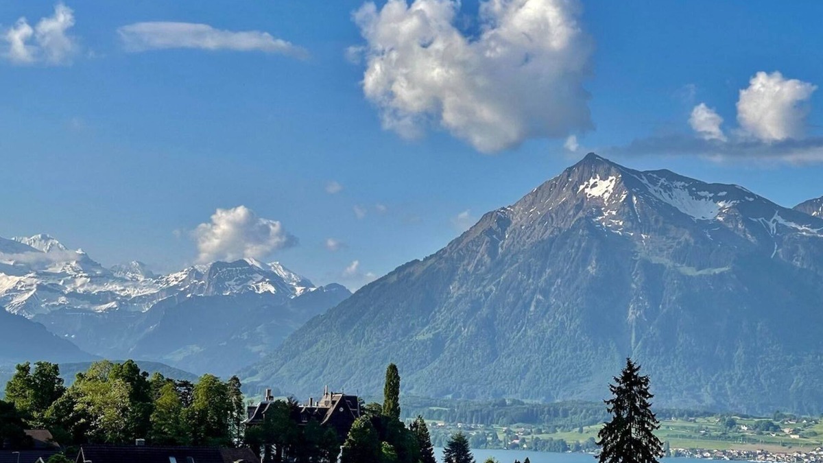 Huenibach Apartment | Schöne Ferienwohnung mit Seeblick