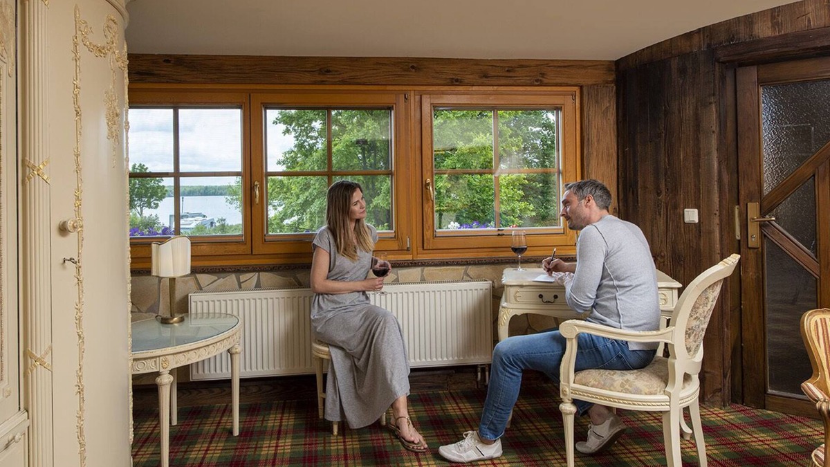 Senftenberg Apartment | Schloss Suite, Badewanne/dusche/wc, Seeblick