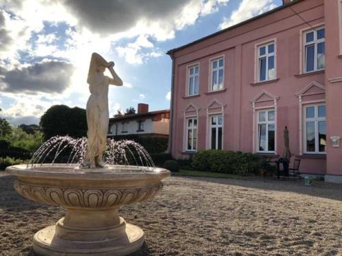 Hohen Demzin Hotel | Schlosshotel Gross Koethel