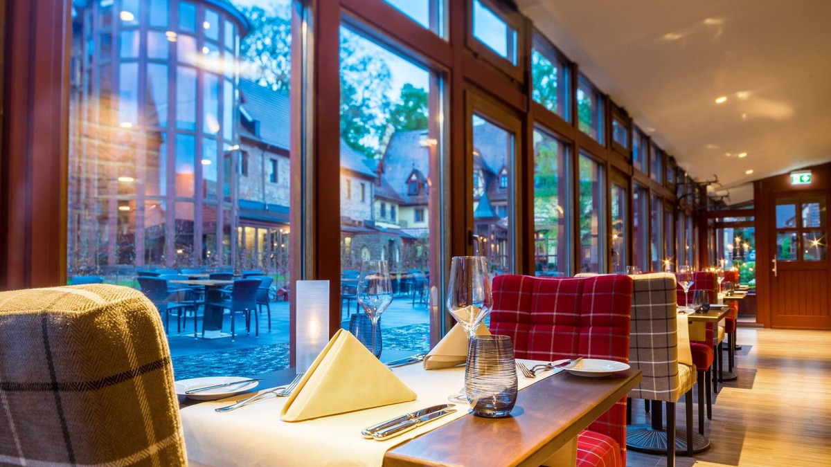 Weiberhof Hotel | Schlosshotel Weyberhöfe