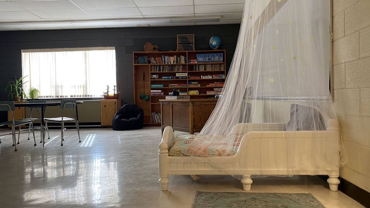 Marshall County Bed & Breakfast | Schoolhouse B&B Guest Room #2 (family room)