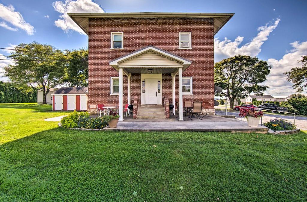Gap Apartment | Schoolhouse Haven in Gap Communal Grill and Patio