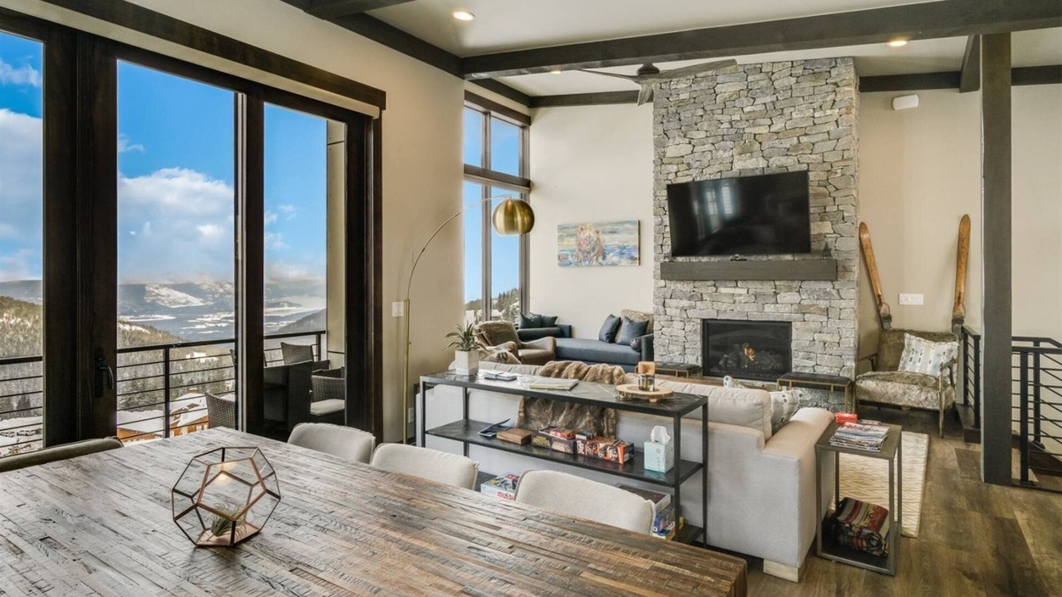 Sandpoint House | Schweitzer Luxury Ski in/out Townhome by Basin Express Chair