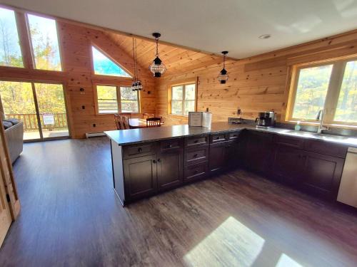 Carrabassett Valley House | Scoot Cabin - Dogs Welcome!