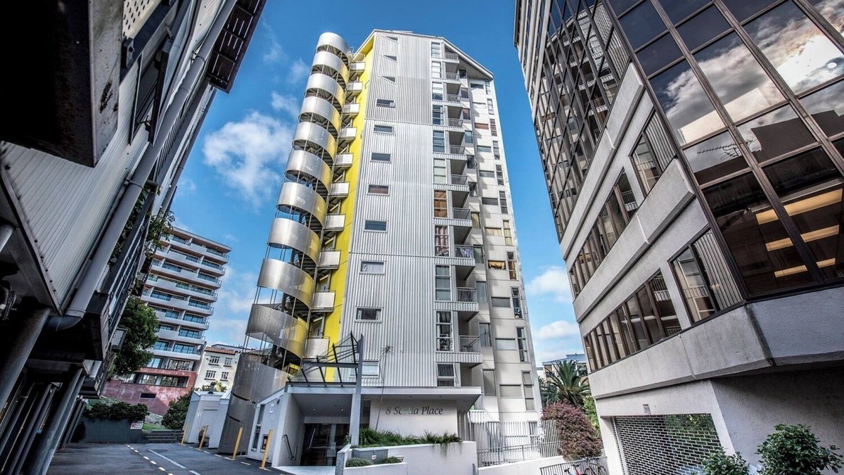 Newton Apartment | Scotia Tower Garden Apartment