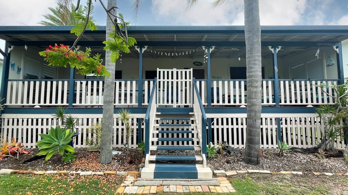 Traviston House | Scott's Retreat - Burrum Heads- Close to Beach- 4BR- Aircon