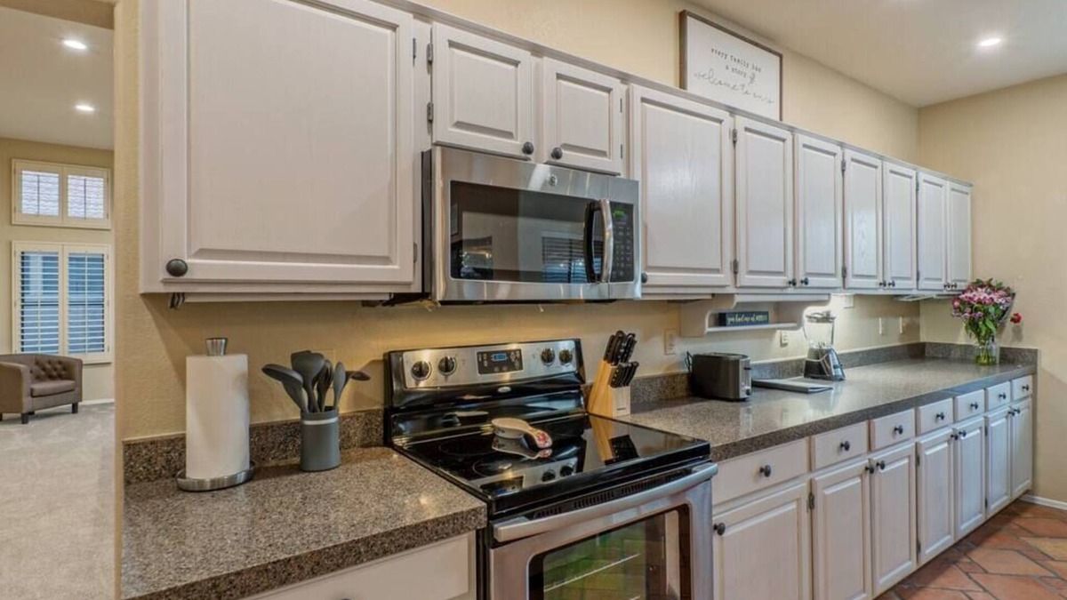 Paradise Park Vista House | Scottsdale Luxury Home Heated Pool, BBQ, Game