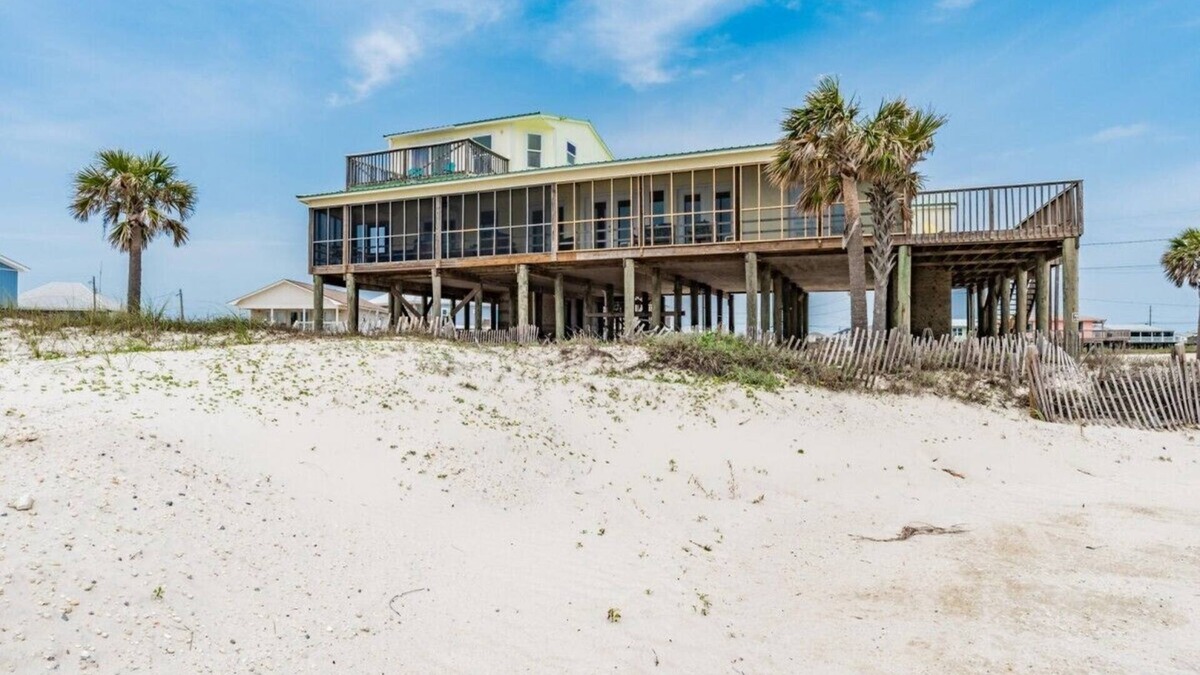Dauphin Island House | Screened in Porch 5 BR/4.5 Bath - sleeps 14-18 w/Beach Gear, Cargo Lift