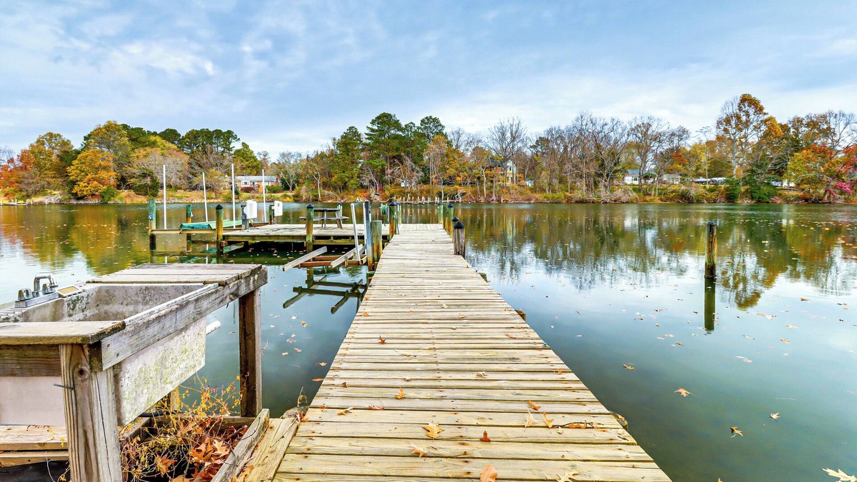 Valley Lee House | Screened Patio, Deck & Grill: Saint Inigoes Home!