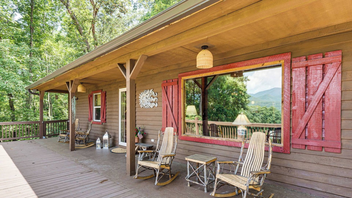 Marble Cabin | Screened Porch, Deck + Mtn Views: Andrews Retreat!