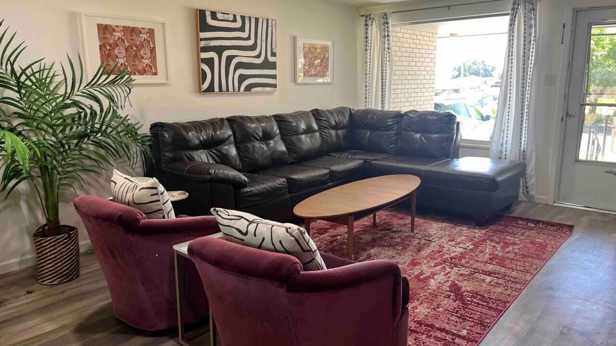 Loveland House | Sculpture Garden Delight (prime location)
