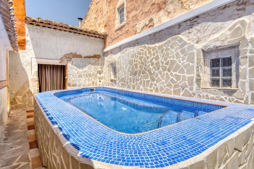 Monovar House | Señores y Tía Juana