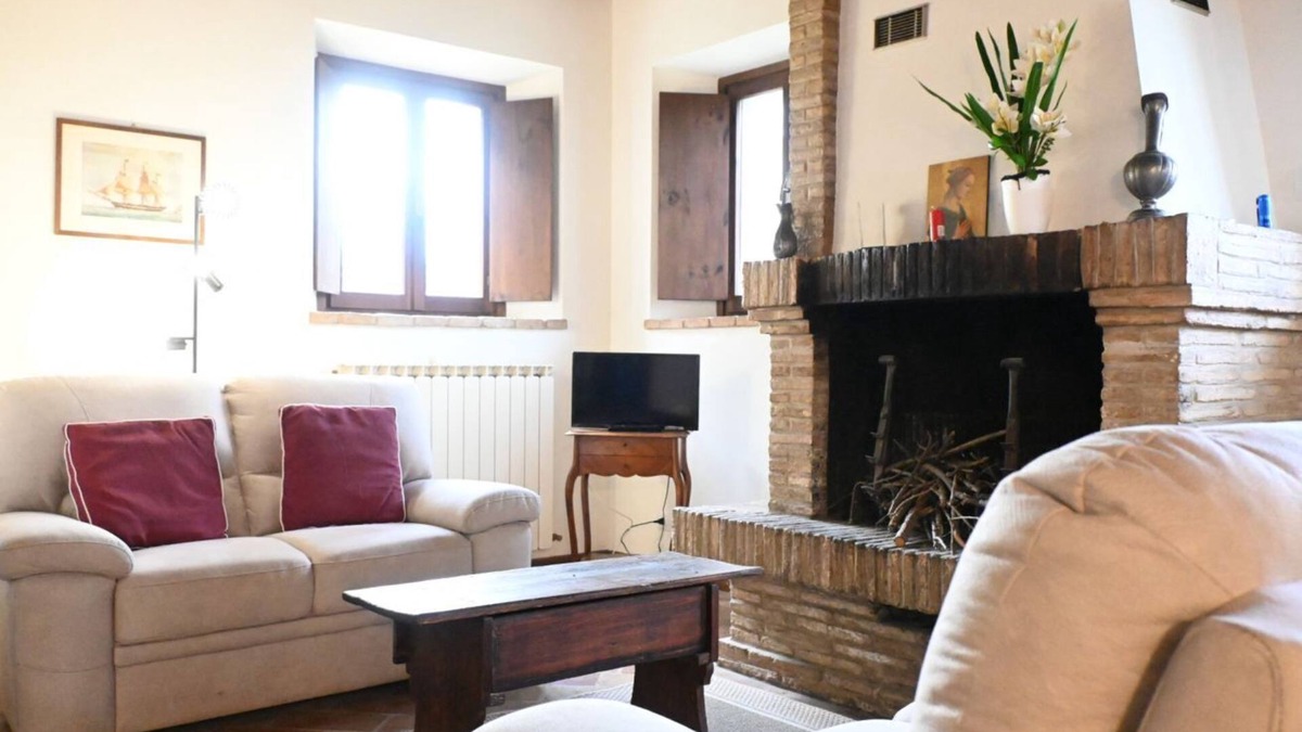 Senigallia Apartment | SE147 – Senigallia, portion of a farmhouse on two levels