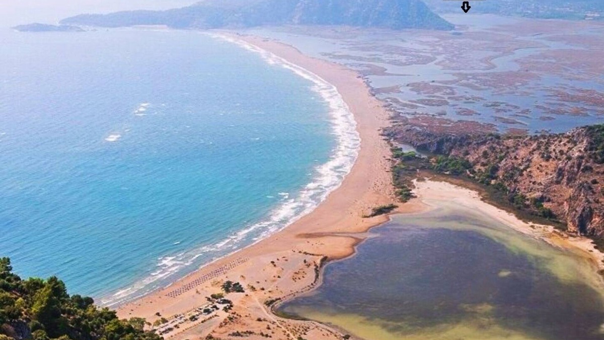 Candır Villa | Sea and lake, sun and sand, history and geography we offer you with family warm.