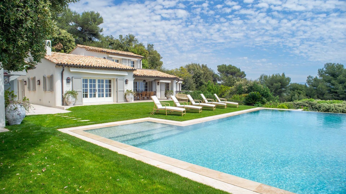 La Colle-sur-Loup Villa | Sea and village view, luxury villa with heated pool