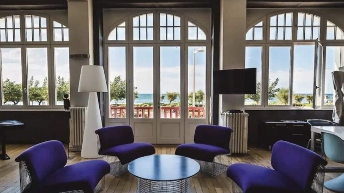 Biarritz Apartment | Sea apartment, ideally located on the beach . Spacious comfortable!