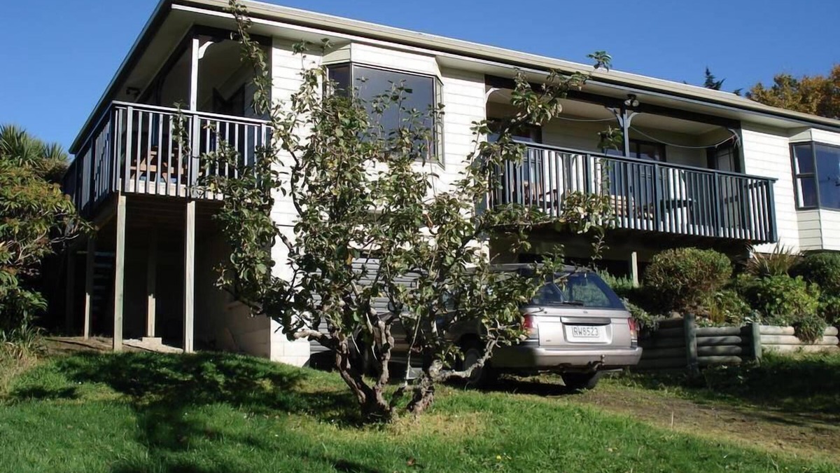 Warrington House | Sea & beach views with safe swimming