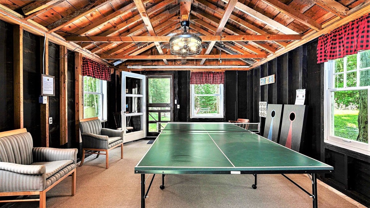 Cheboygan Cabin | Sea Breeze Cottage near Mullett Lake