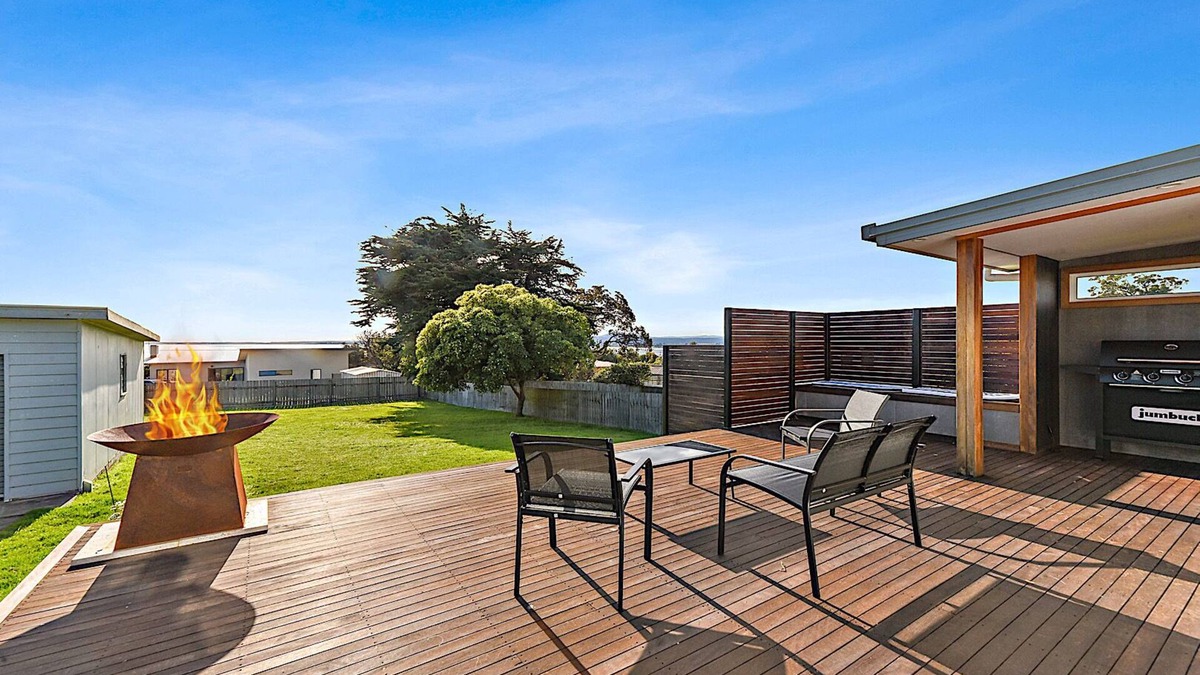 Bridport House | Sea Breeze Escape.