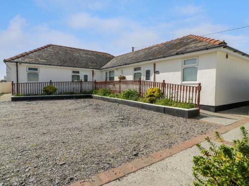 Dinas Dinlle House | Sea Breeze