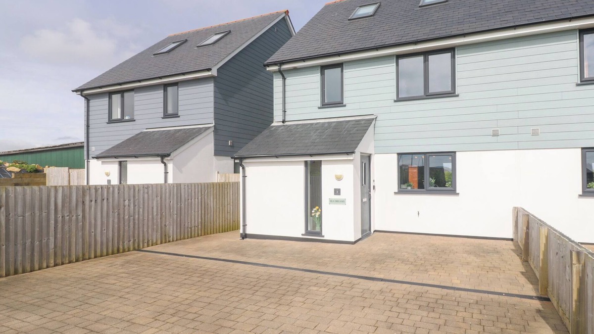 Marazion Cottage | SEA DREAMS, pet friendly, country holiday cottage in Marazion