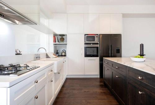 Semaphore House | SEA FOR MILES at Semaphore to relax & unwind