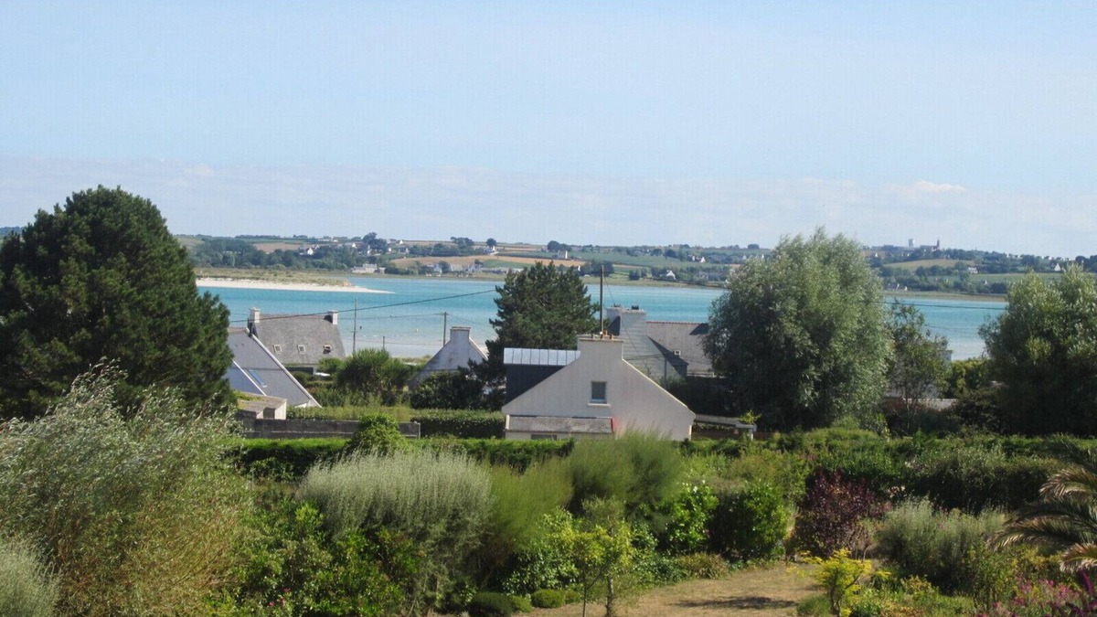 Plouneour-Trez House | Sea view cottage (4/6 people) 300 meters from sandy beaches