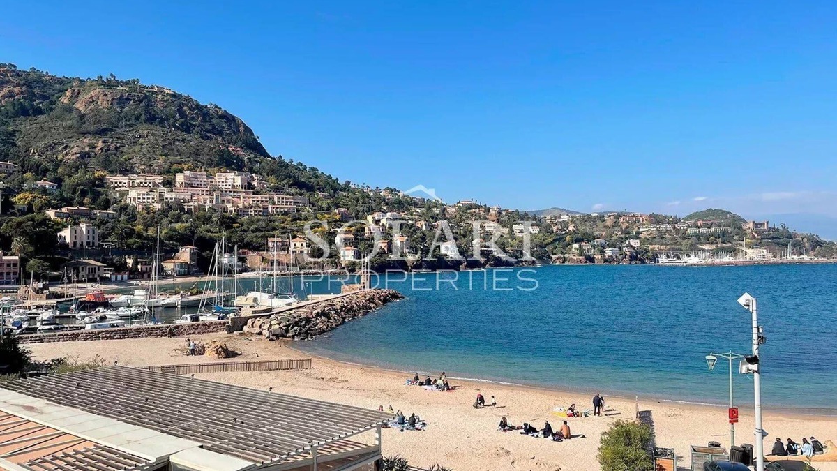 Theoule-sur-Mer Apartment | Sea front apartment in Theoule - 4 people