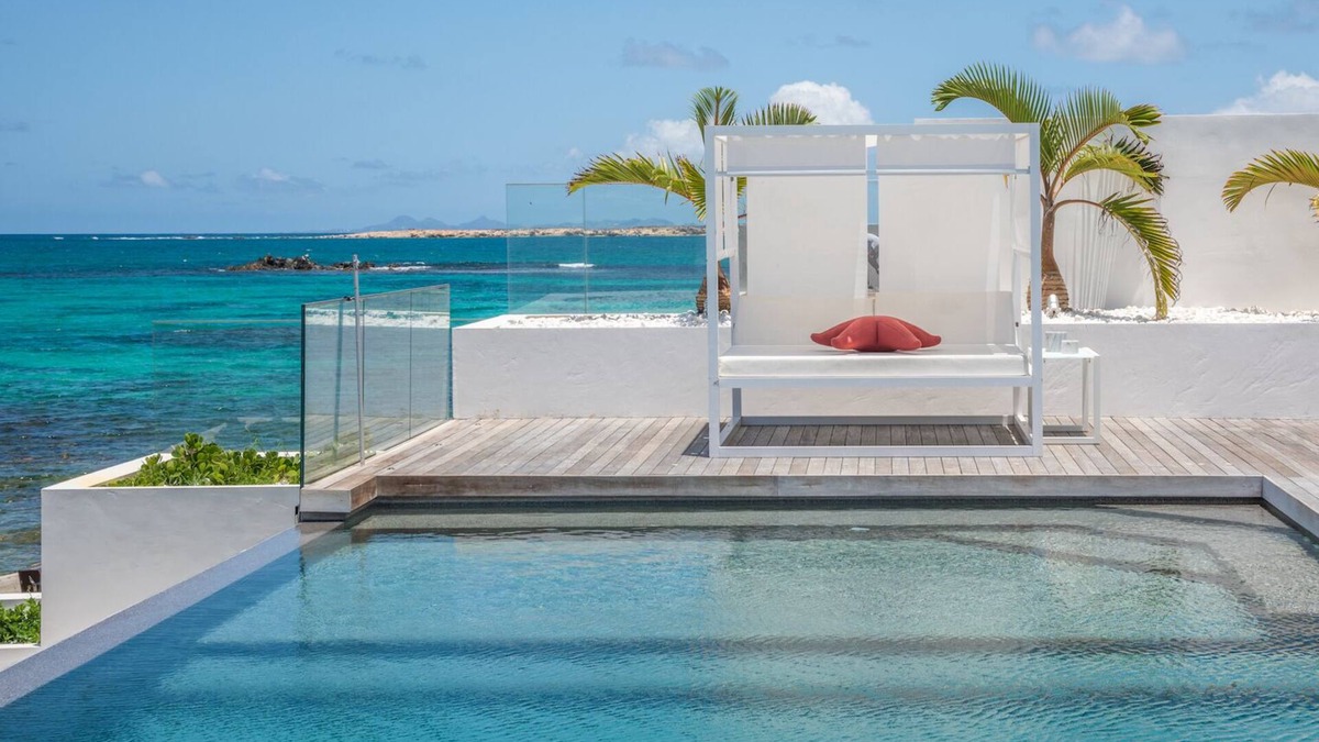 Cul de Sac Villa | Sea front - Kayaks - Heated Pool - Full AC - Kids friendly- 14 guests