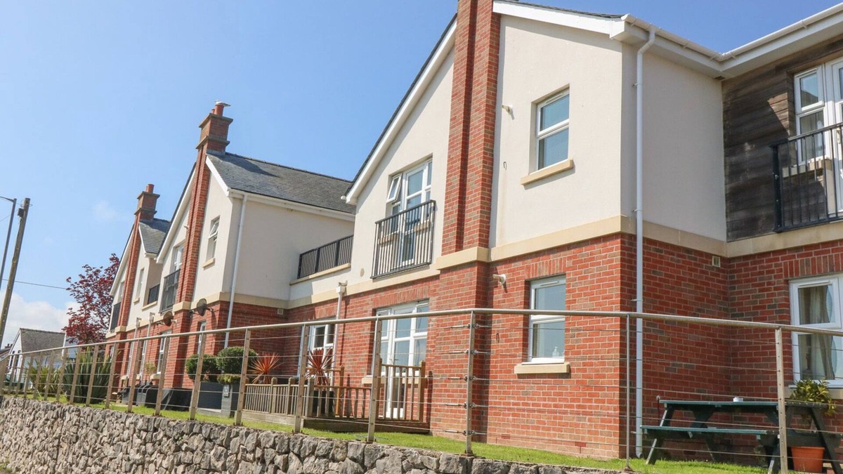 Tyn-y-Gongl Cottage | SEA LA VIE, family friendly, country holiday cottage in Benllech