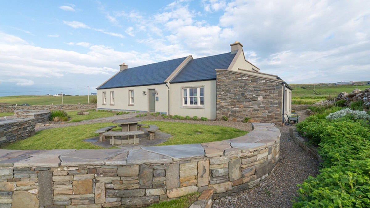 Doolin Cottage | Sea Mist, Idyllic Setting overlooking the Atlantic Ocean