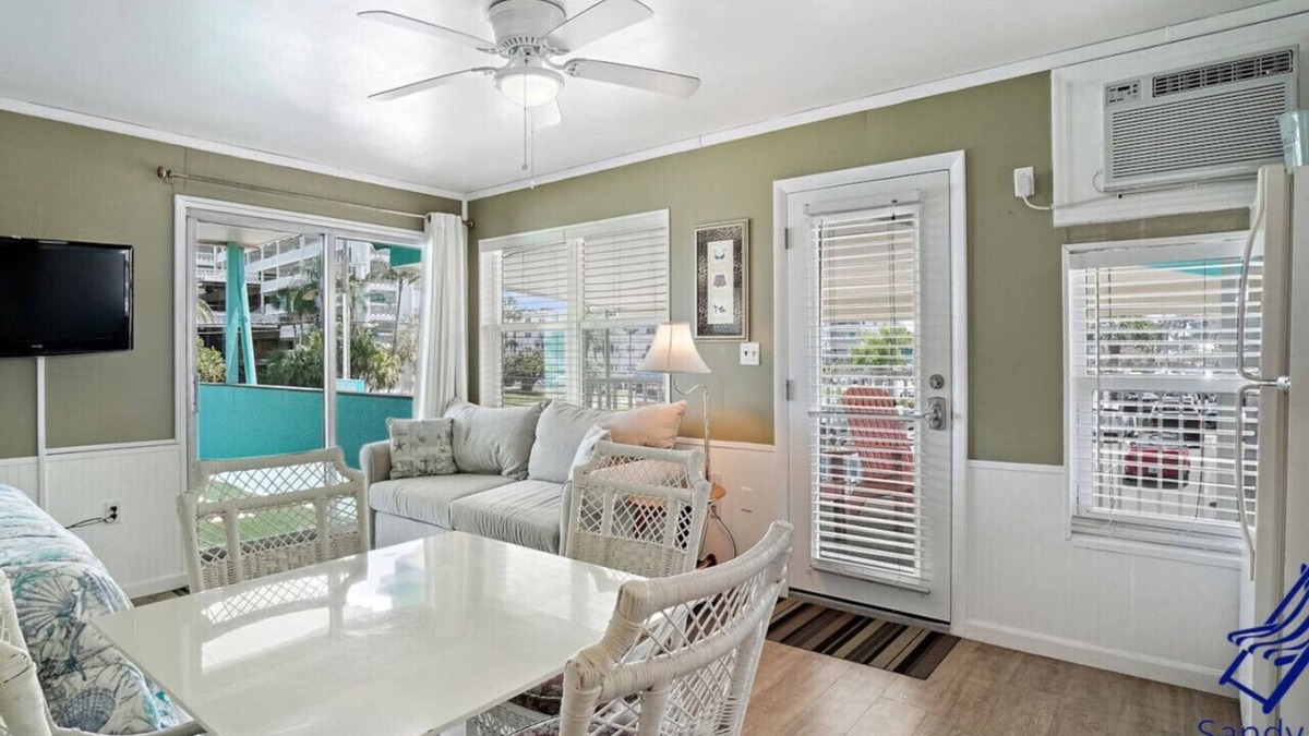 North Redington Beach Condo | Sea Rocket 15 - 2nd Floor Retreat