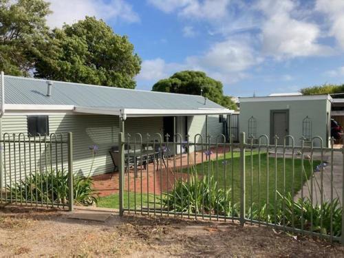 Dalrymple Apartment | Sea Salt at Stansbury Apartment 3