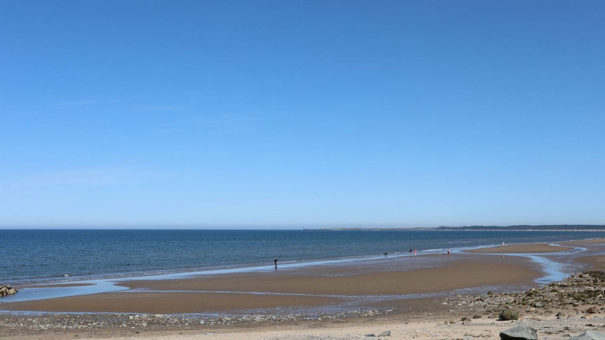 Dinas Dinlle Cottage | Sea Spray