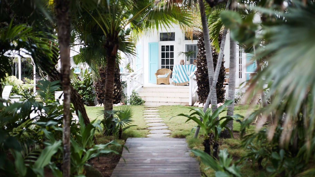 Triana Shores House | Sea Star – Private, Staffed, Luxury Jungle Compound – 10 Steps From The Beach
