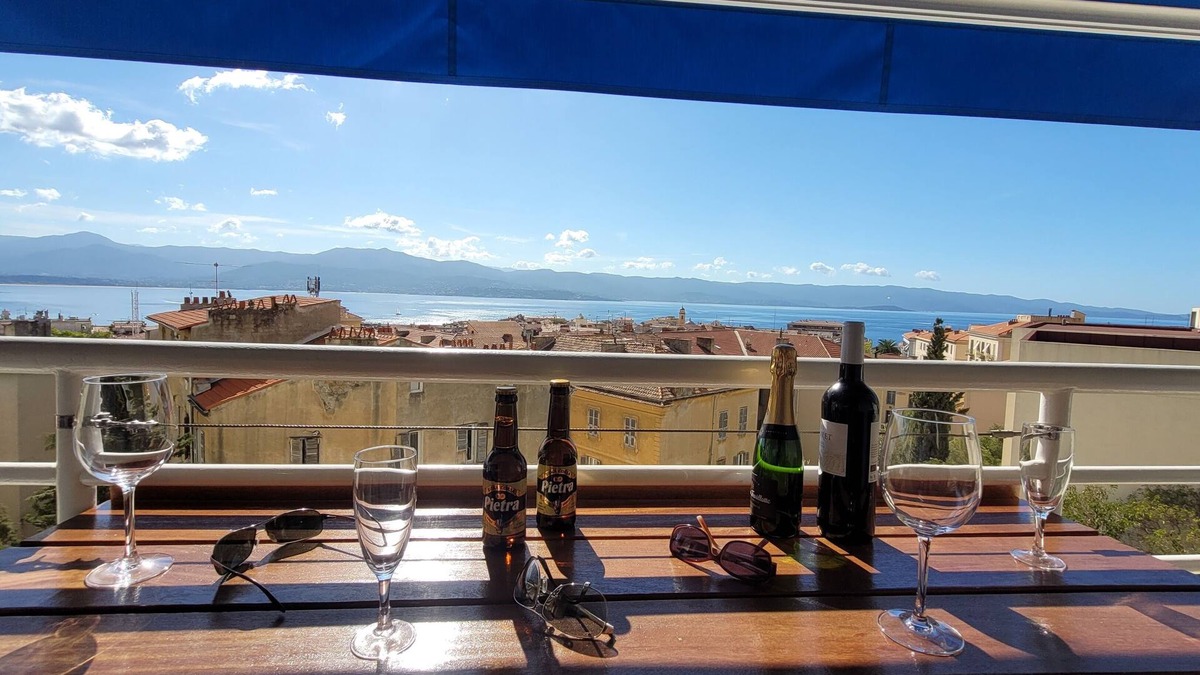 Ajaccio Apartment | Sea view AJACCIO gulf, hyper center, fiber, private parking, elevator.