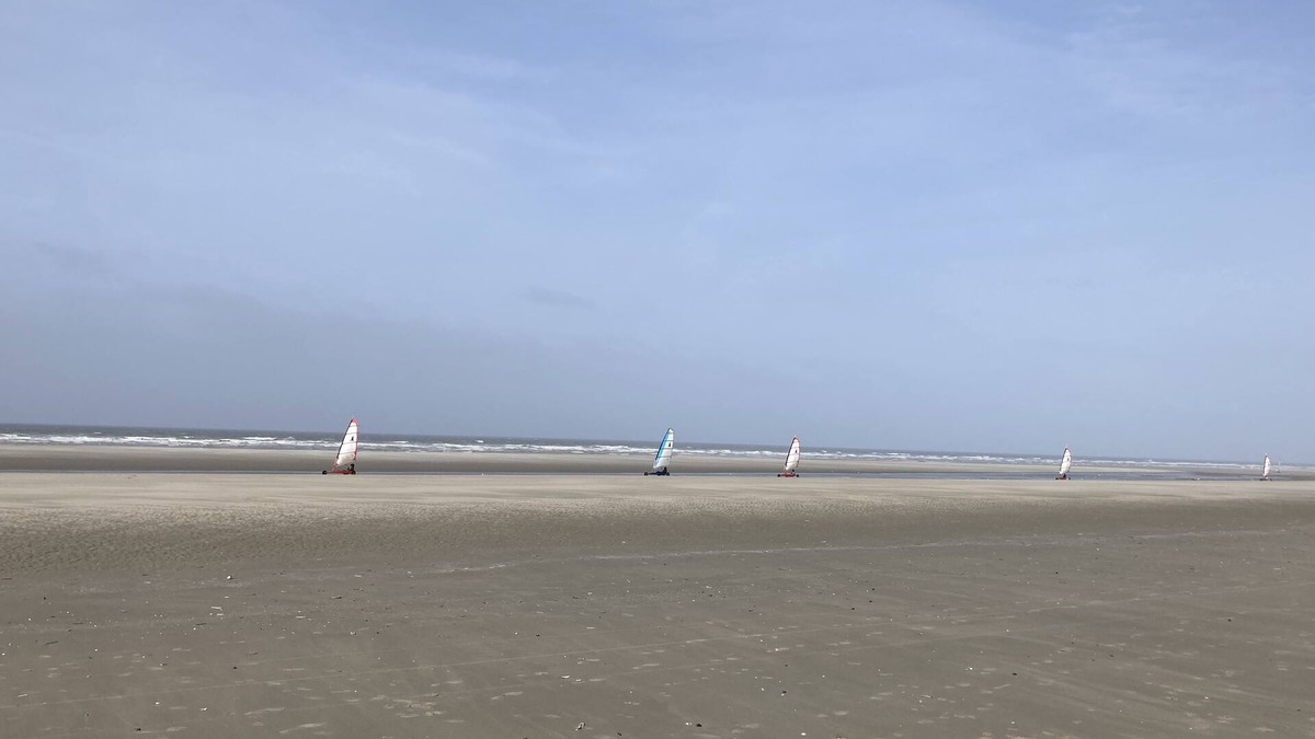 Fort-Mahon-Plage Apartment | Sea view apartment 30 metres from the beach