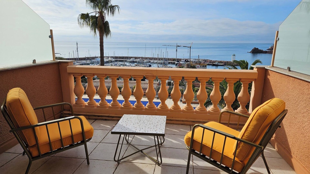 Theoule-sur-Mer Apartment | Sea view apartment