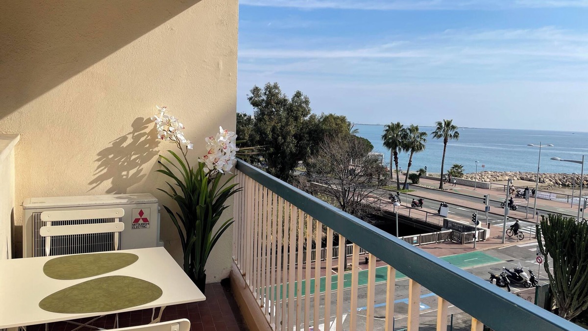 Cros-de-Cagnes Apartment | Sea view - beautiful 2 rooms - racecourse Cagnes-sur-mer