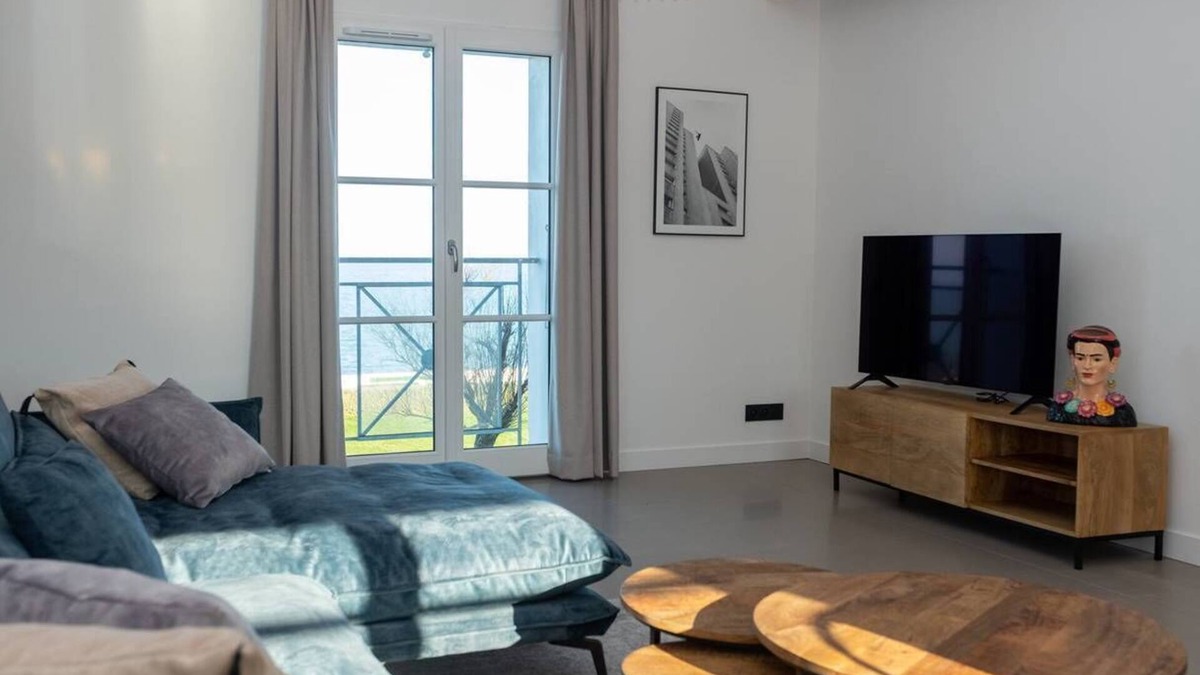 La Flotte Apartment | Sea view brand new appartment in the center of la Flotte