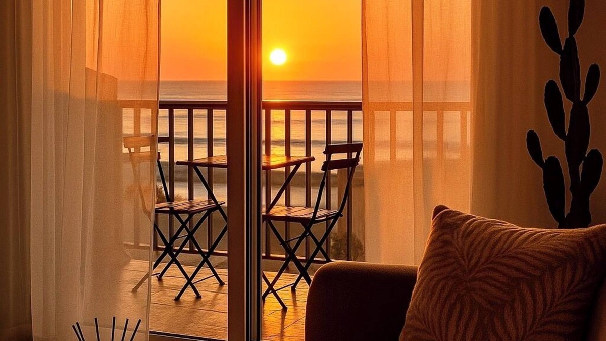 Saint-Nazaire Apartment | Sea View Escape – Top Floor, A/C, Wi-Fi, Beach